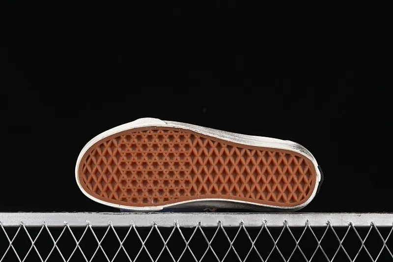All categories Vans Vans series Vans Hi Vans high-top Notre x Vans Premium Sk8-Hi 38 Vans high-top casual sneakers VN000CR0RVN